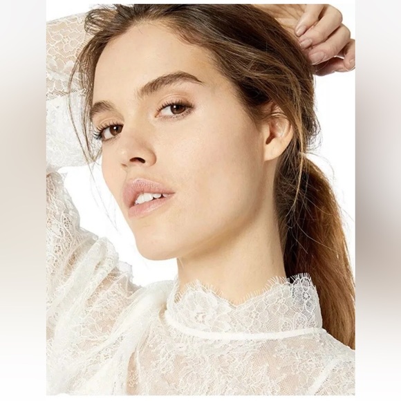 BCBGMaxazria IVORY Scallop Lace Bell Sleeve Blouse size M - Picture 3 of 8